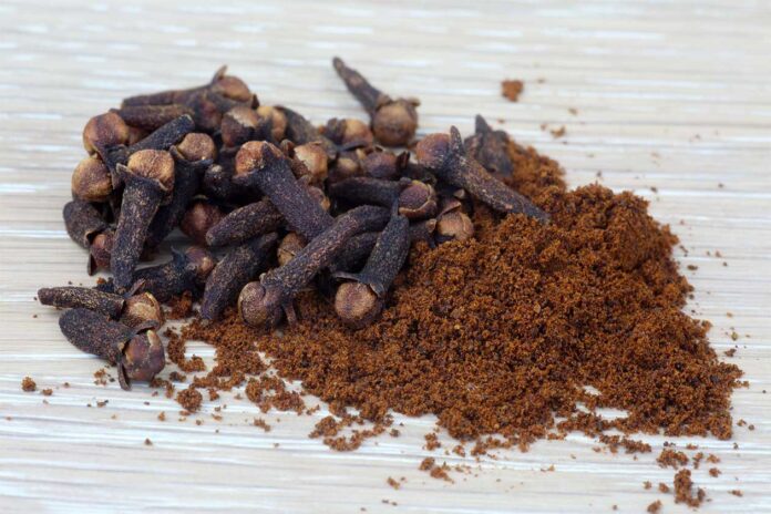 Health Benefits of Eating Cloves Daily