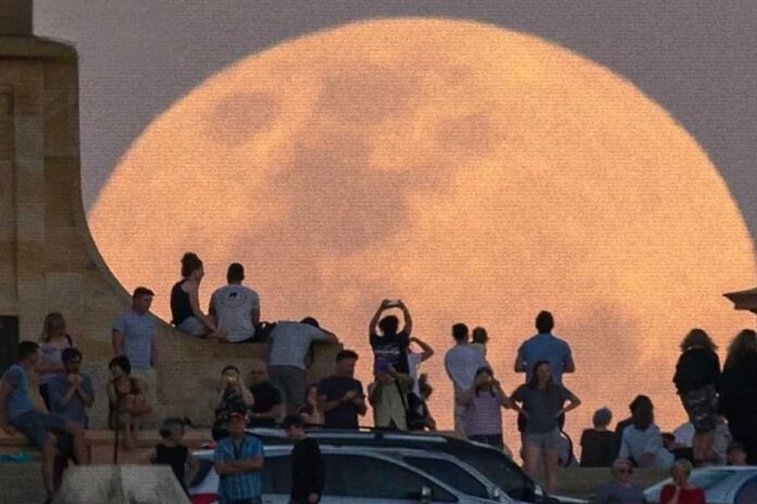 Supermoon in November