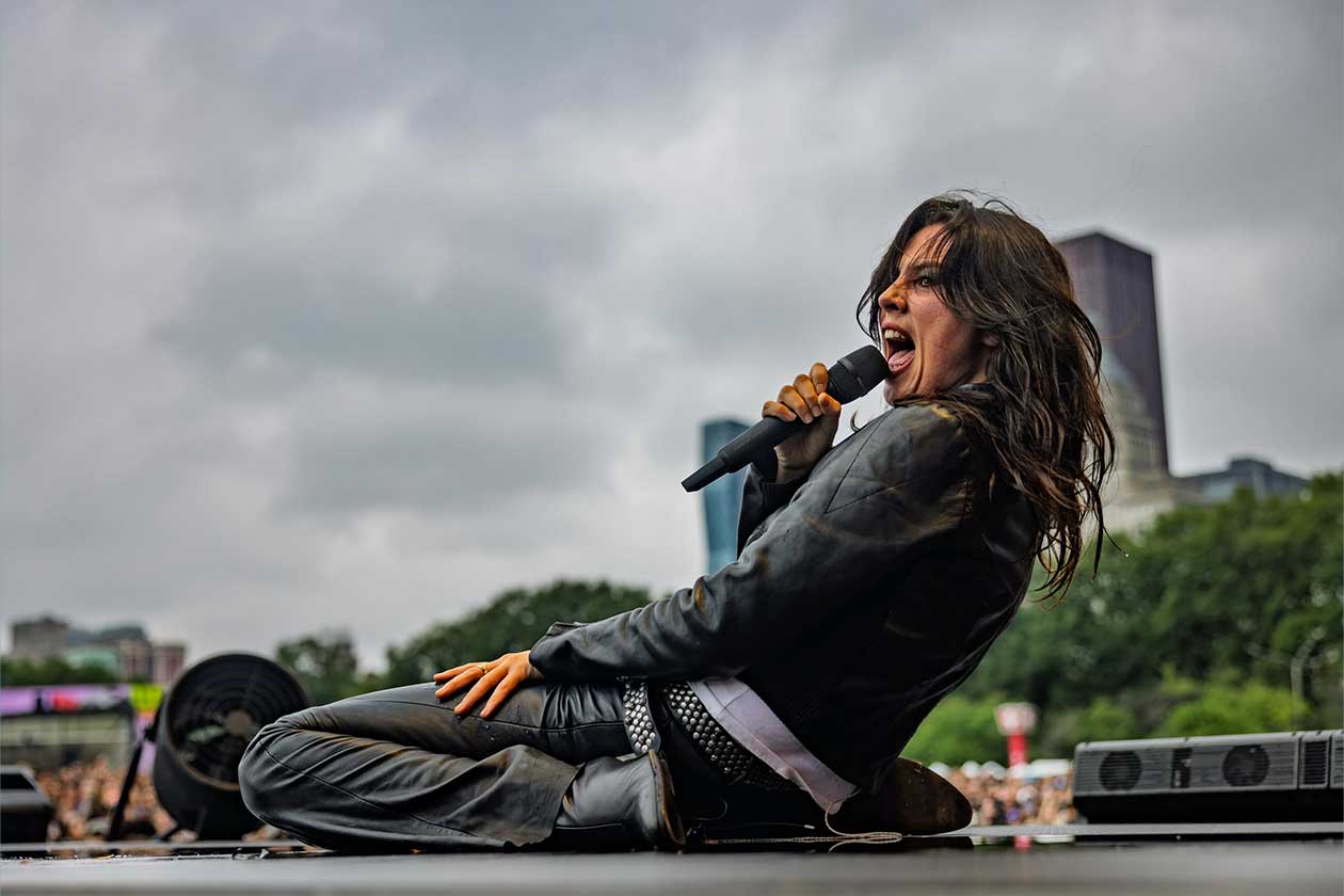 Ellie Rowsell of Wolf Alice stunned audiences at Lollapalooza 2026
